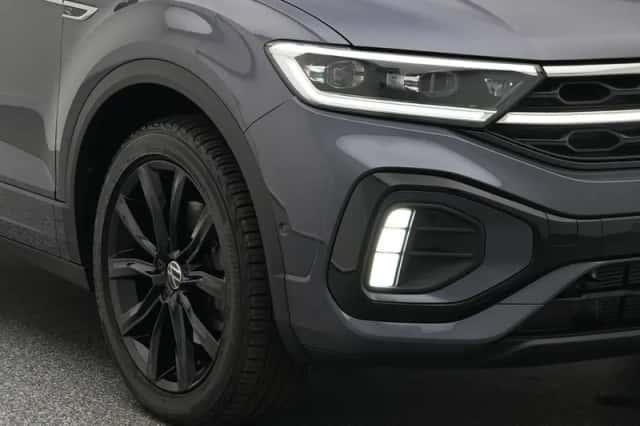 Volkswagen T-Roc (2023) thumbnail 2