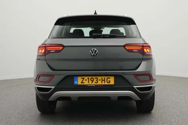 Volkswagen T-Roc (2023) thumbnail 6