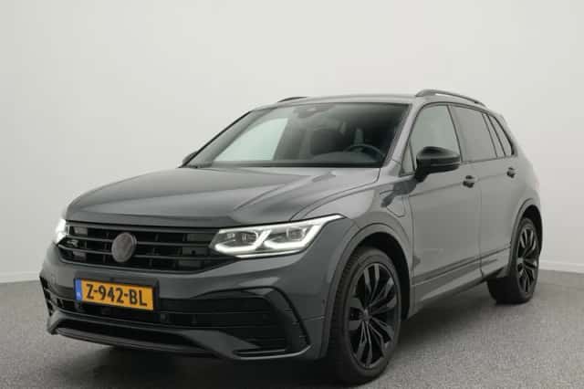 Volkswagen Tiguan (2022) thumbnail 1