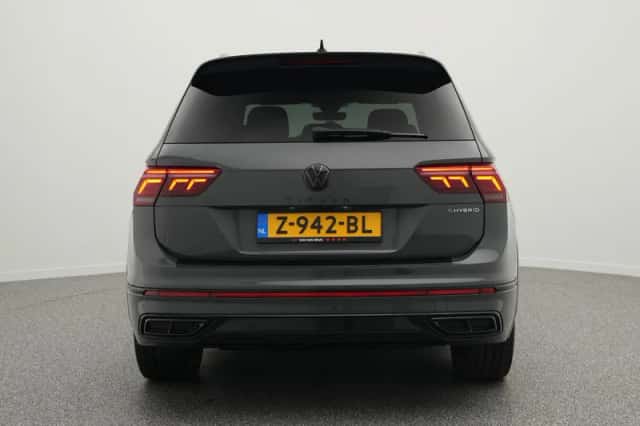 Volkswagen Tiguan (2022) thumbnail 5
