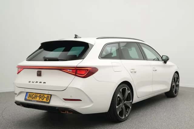 CUPRA Leon Sportstourer (2022) thumbnail 2