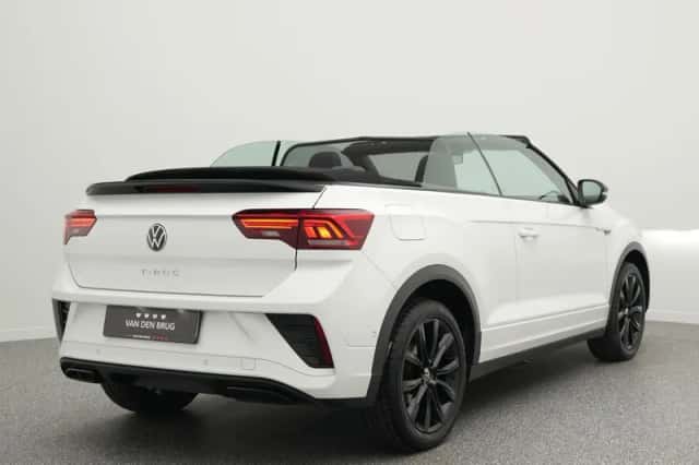 Volkswagen T-Roc (2024) thumbnail 3