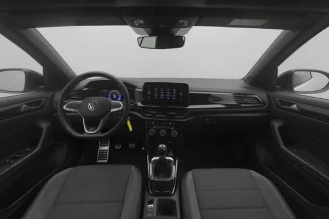 Volkswagen T-Roc (2024) thumbnail 5