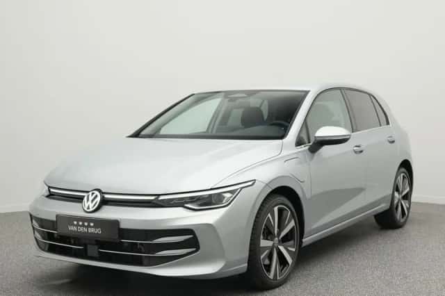 Volkswagen Golf (2025) thumbnail 1