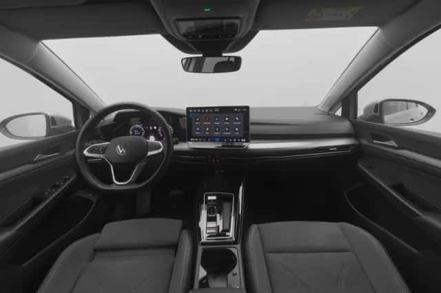 Volkswagen Golf (2025) thumbnail 3