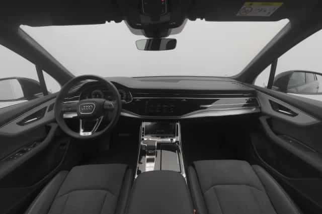Audi Q7 (2025) thumbnail 3