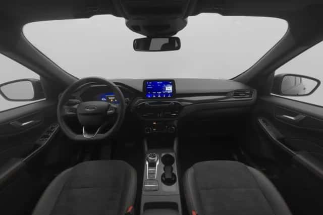 Ford Kuga (2023) thumbnail 3