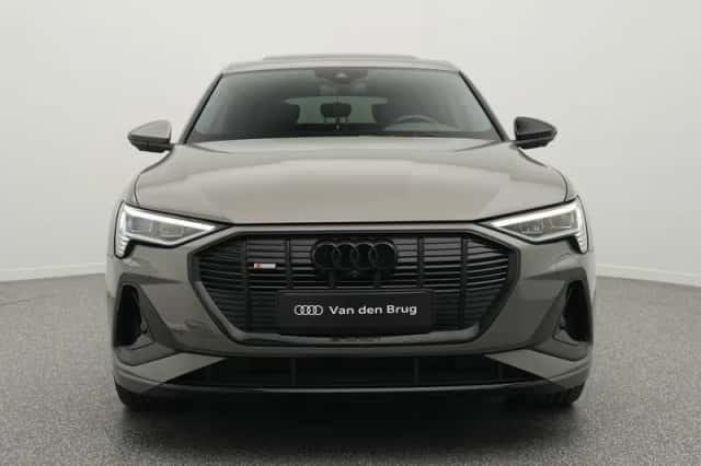 Audi e-tron (2022) thumbnail 6