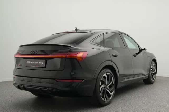 Audi Q8 e-tron (2024) thumbnail 2