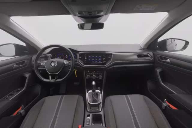Volkswagen T-Roc (2019) thumbnail 3