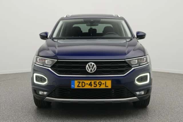 Volkswagen T-Roc (2019) thumbnail 5
