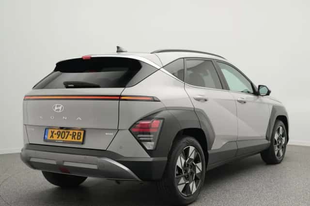 Hyundai Kona (2024) thumbnail 2
