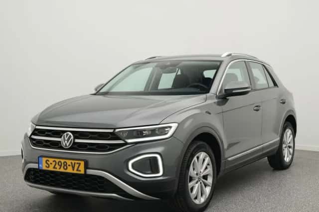 Volkswagen T-Roc (2022) thumbnail 1