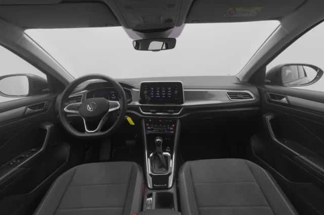 Volkswagen T-Roc (2022) thumbnail 3