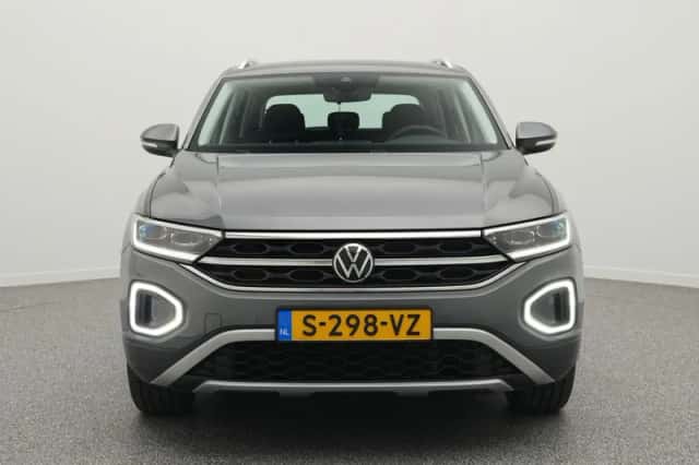 Volkswagen T-Roc (2022) thumbnail 5