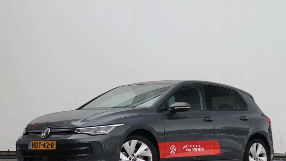 Volkswagen Golf (2025) — foto 1