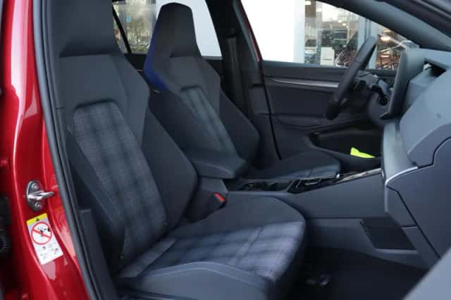 Volkswagen Golf (2026) thumbnail 7