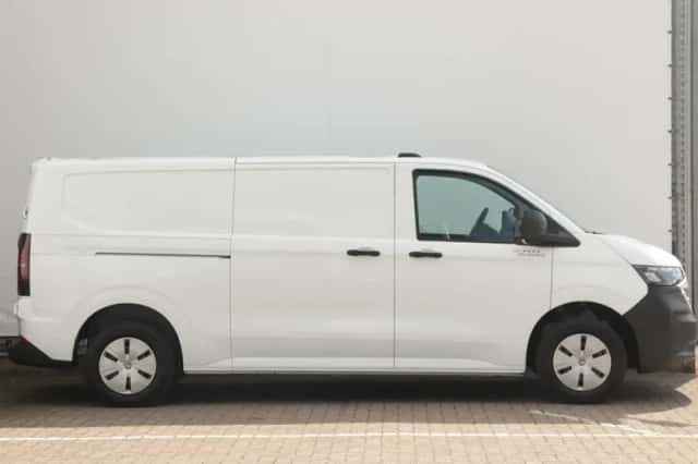 Volkswagen E-Transporter (2025) thumbnail 2