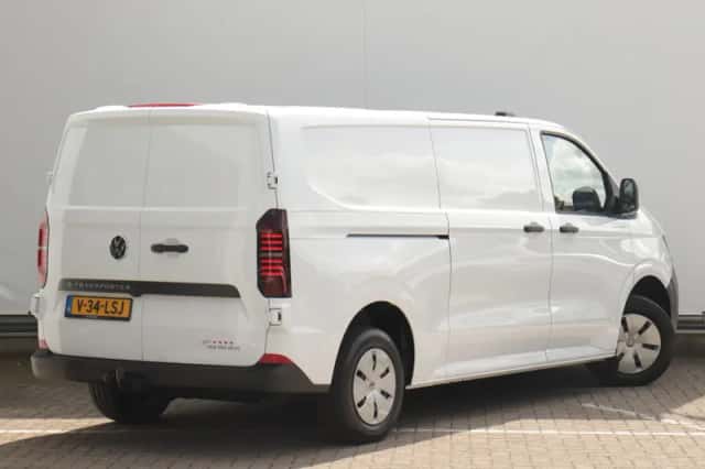 Volkswagen E-Transporter (2025) thumbnail 5