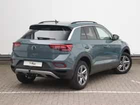 Volkswagen T-Roc (2025) thumbnail 4