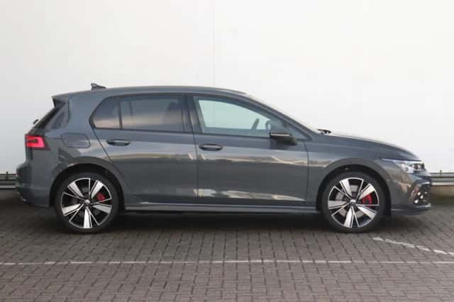 Volkswagen Golf (2022) thumbnail 2