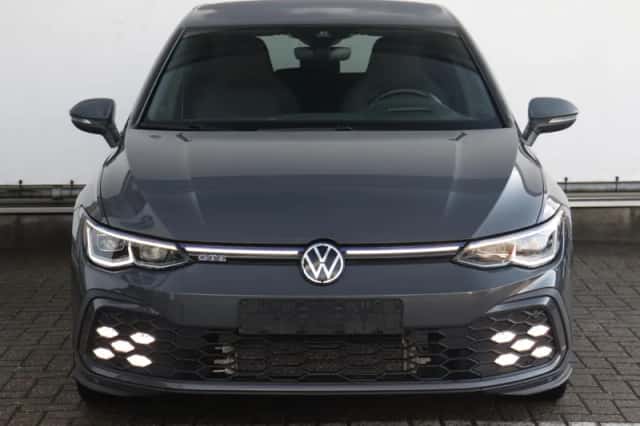 Volkswagen Golf (2022) thumbnail 3