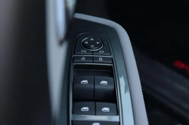 BYD Dolphin (2026) thumbnail 25