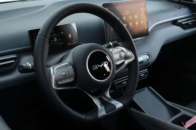 BYD Dolphin (2026) thumbnail 8