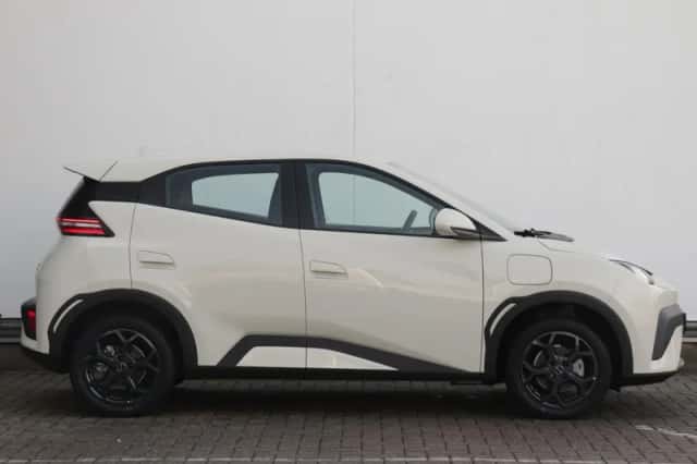 BYD Dolphin (2026) thumbnail 3