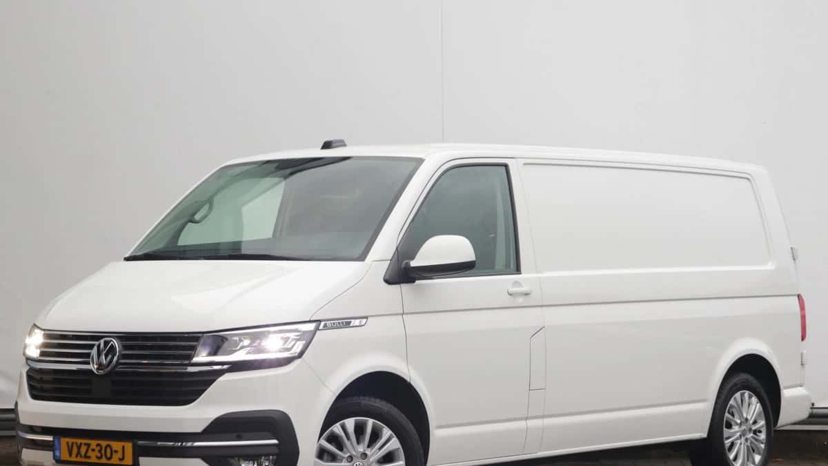 Volkswagen Transporter (2023) — foto 1