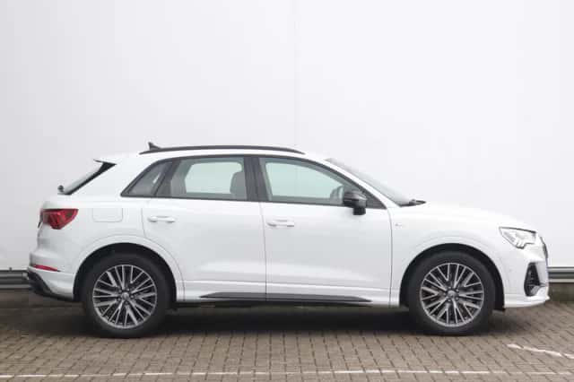 Audi Q3 (2020) thumbnail 2