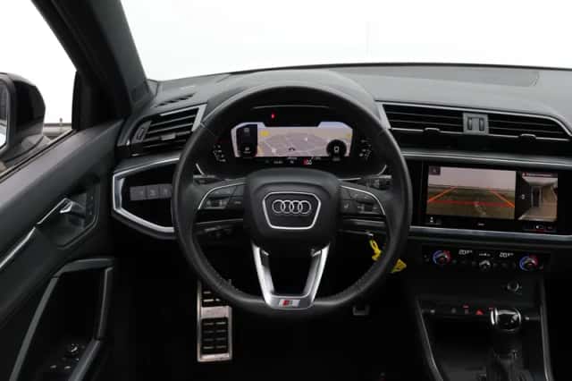 Audi Q3 (2020) thumbnail 8