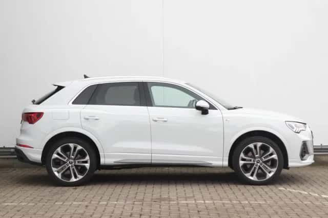Audi Q3 (2024) thumbnail 2