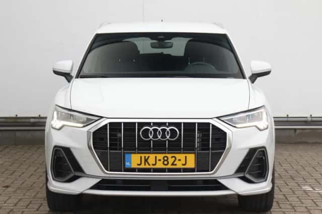Audi Q3 (2024) thumbnail 3