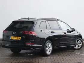 Volkswagen Golf (2023) thumbnail 5