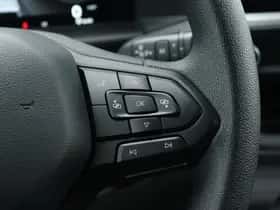 Volkswagen Transporter (2024) thumbnail 18