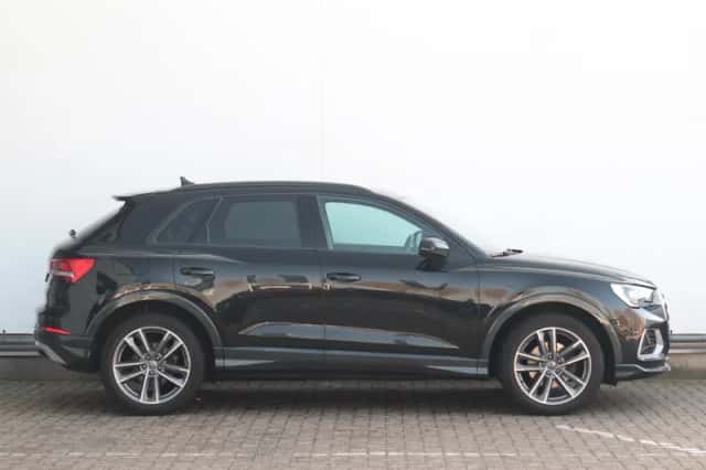 Audi Q3 (2019) thumbnail 2