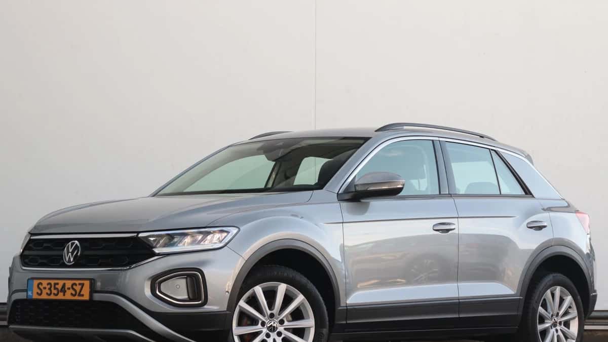 Volkswagen T-Roc (2022) — foto 1