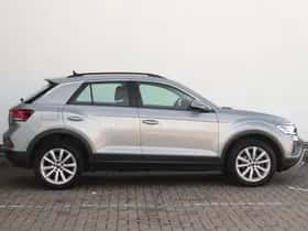 Volkswagen T-Roc (2022) thumbnail 4