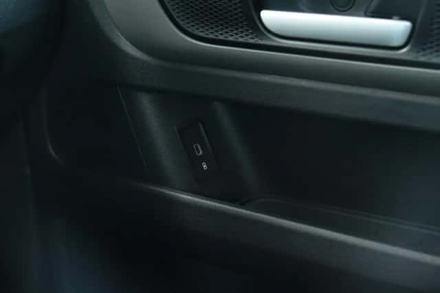 Volkswagen ID. Buzz (2023) thumbnail 18