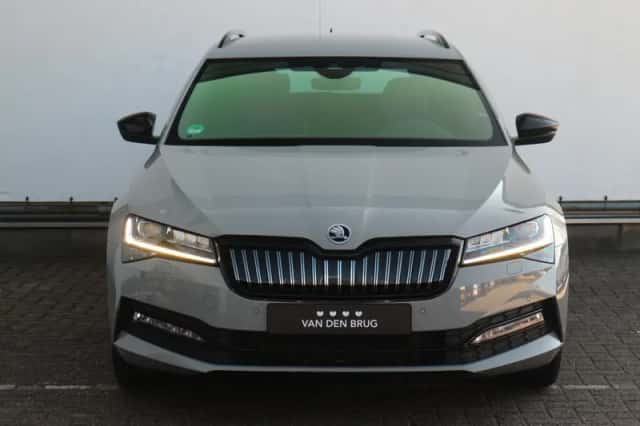 Škoda Superb (2022) thumbnail 2