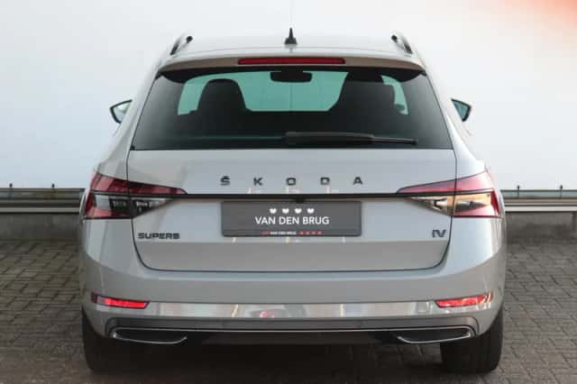 Škoda Superb (2022) thumbnail 6