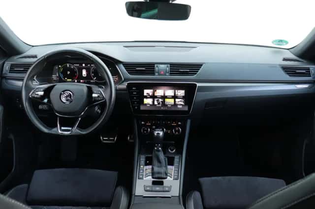Škoda Superb (2022) thumbnail 7