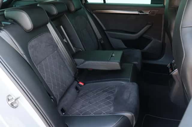 Škoda Superb (2022) thumbnail 9
