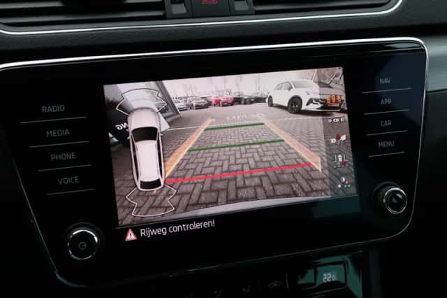Škoda Superb (2022) thumbnail 16