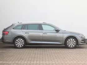 Škoda Superb (2022) thumbnail 4