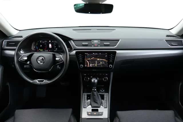 Škoda Superb (2022) thumbnail 7