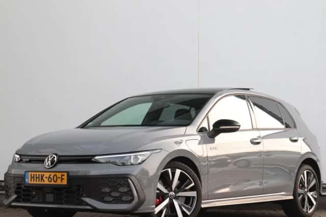 Volkswagen Golf (2025) thumbnail 1