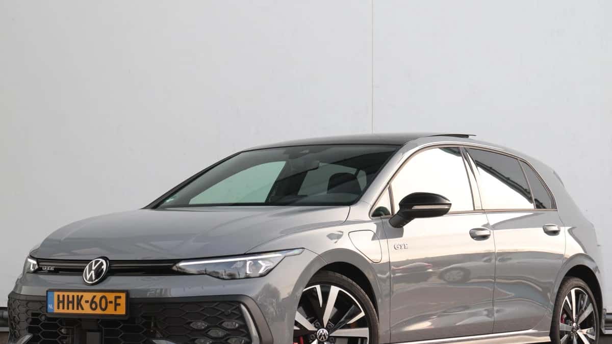 Volkswagen Golf (2025) — foto 1