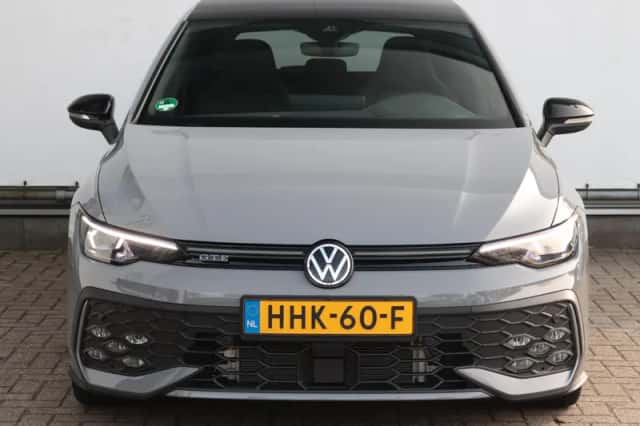 Volkswagen Golf (2025) thumbnail 2